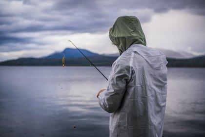 Cover Stay Dry and Warm: The Importance of a Waterproof Fishing Jacket in Winter